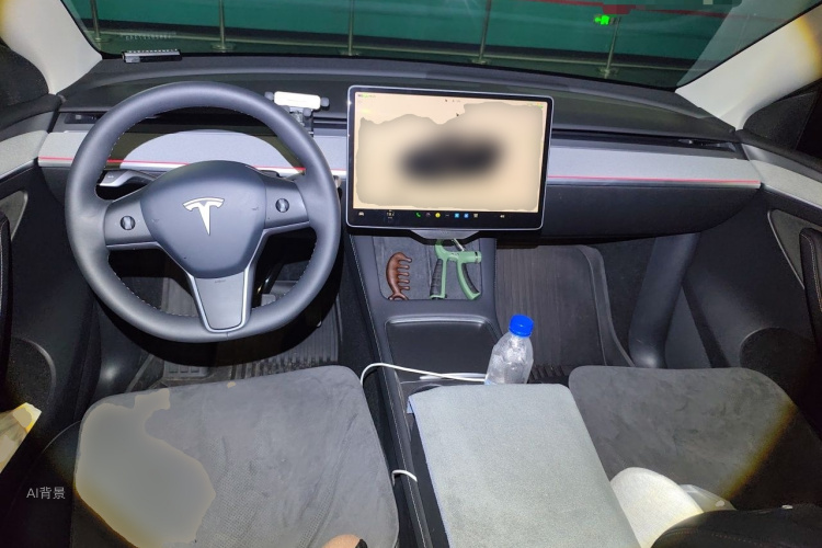 Tesla Model Y 2023 car image #11
