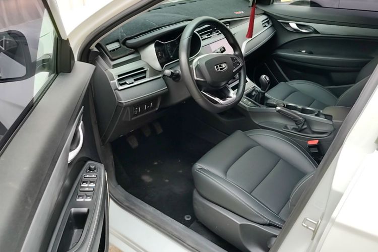 GEELY Emgrand 2021 car image #16