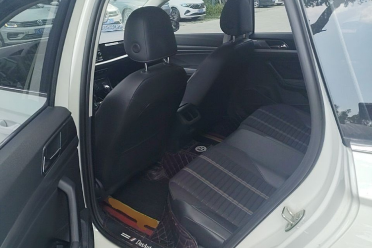 Volkswagen Lavida 2019 car image #19