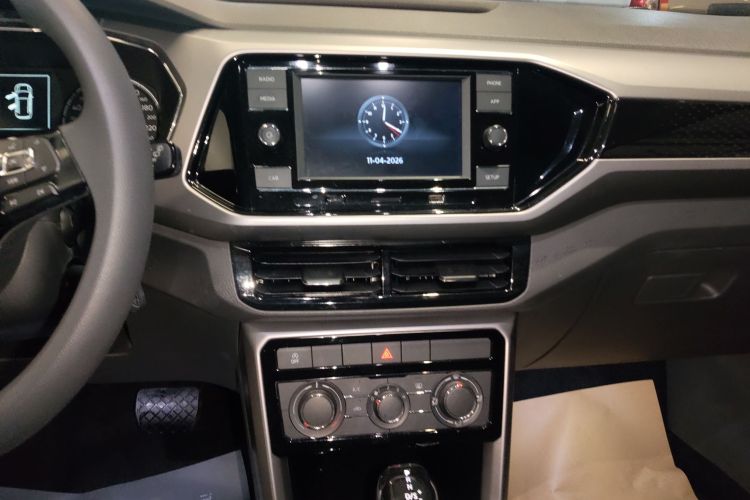 Volkswagen T-Cross 2020 car image #23