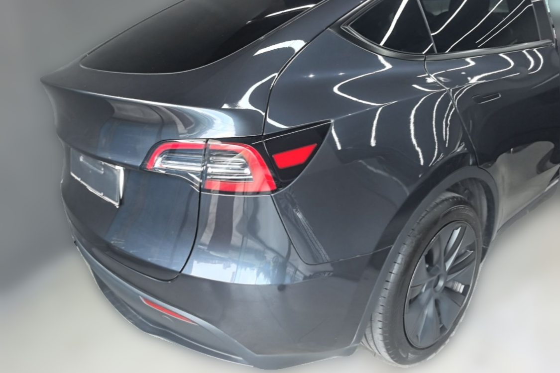 Tesla Model Y 2024 car image #2