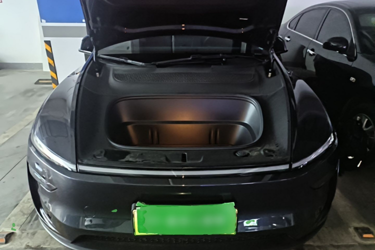 Tesla Model Y 2025 car image #20