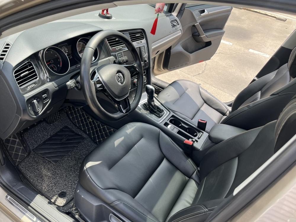 Volkswagen Golf 2017 car image #29