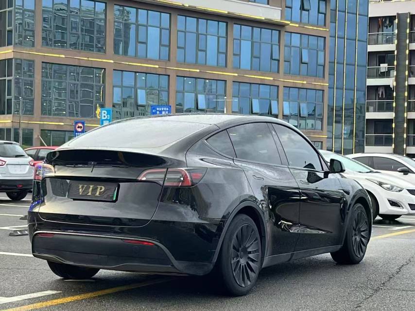 Tesla Model Y 2023 #9 Tesla Model Y 2023 car image #9