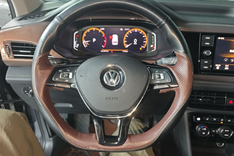 Volkswagen Tharu 2020 car image #11