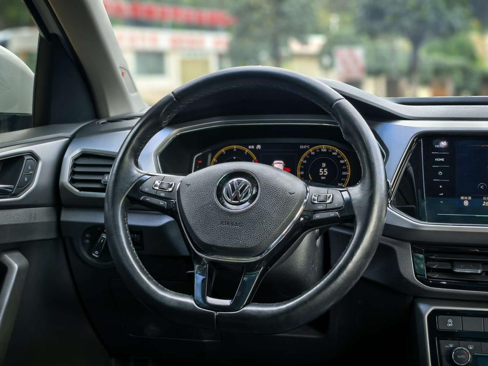 Volkswagen T-Cross 2020 car image #17