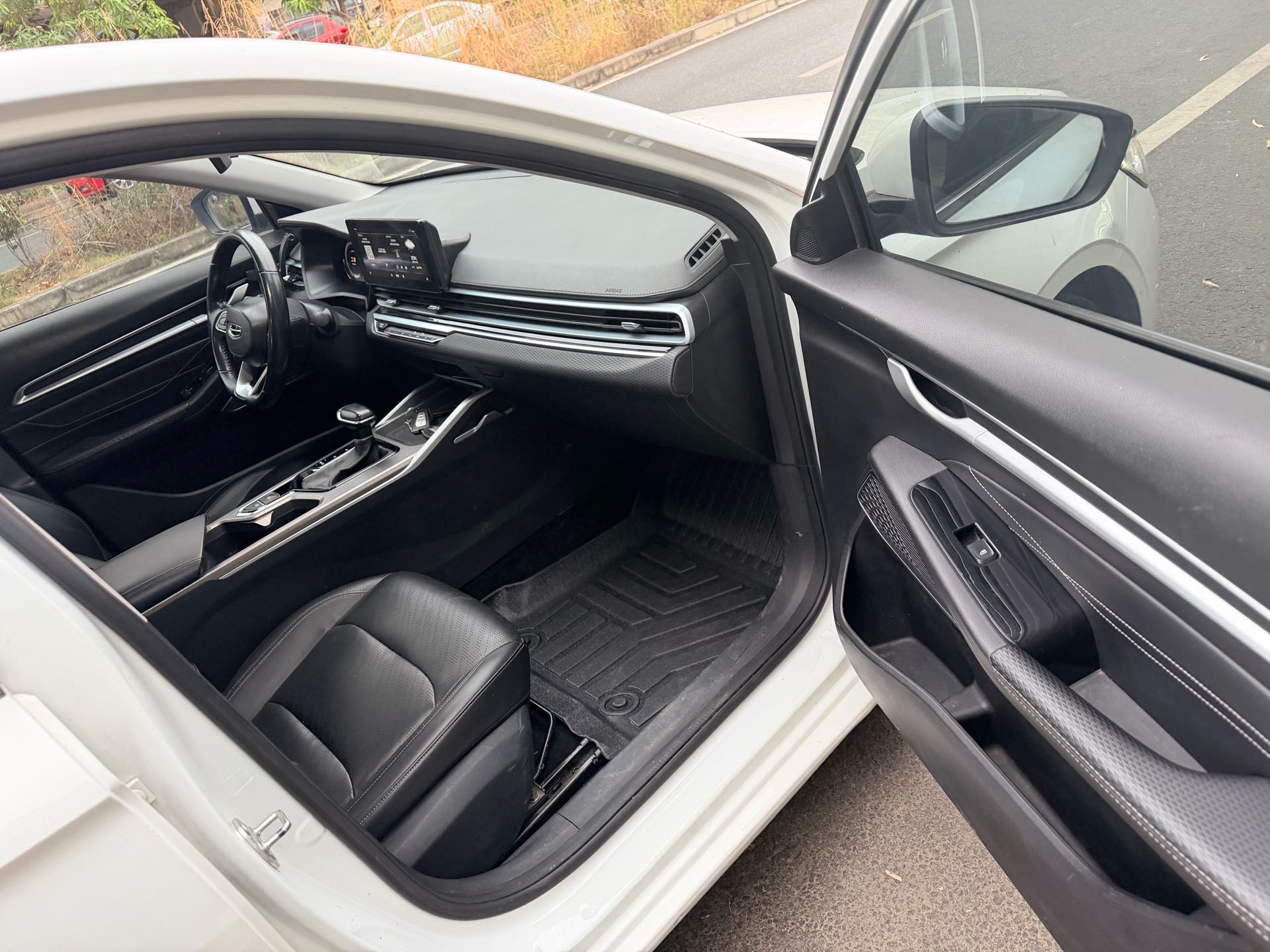 GEELY Emgrand 2021 #6 GEELY Emgrand 2021 car image #6
