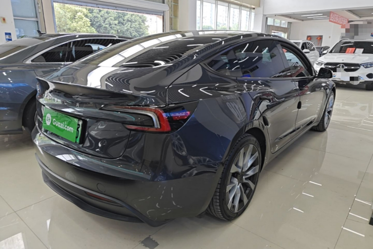 Tesla Model 3 2024 car image #7