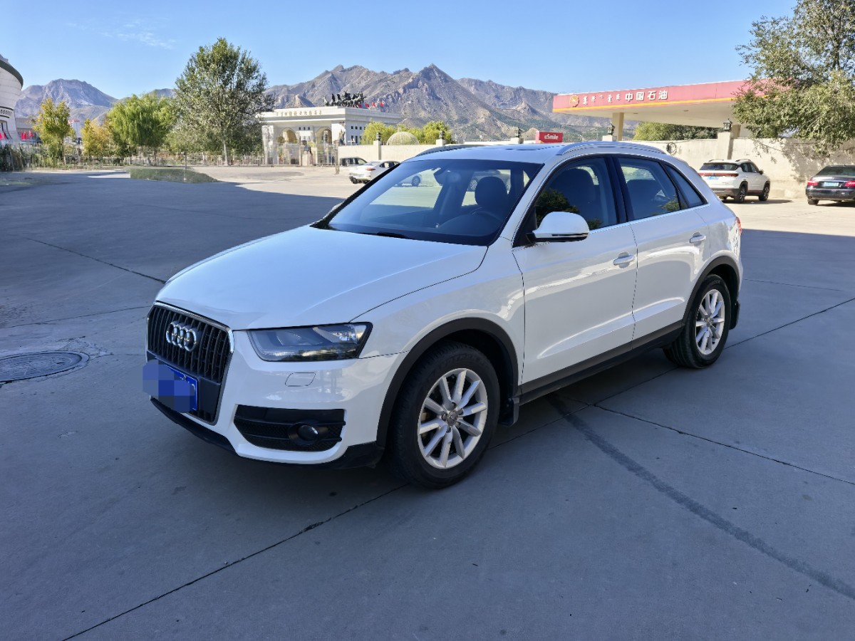 Audi Q3 2015 Audi Q3 2015 صورة سيارة