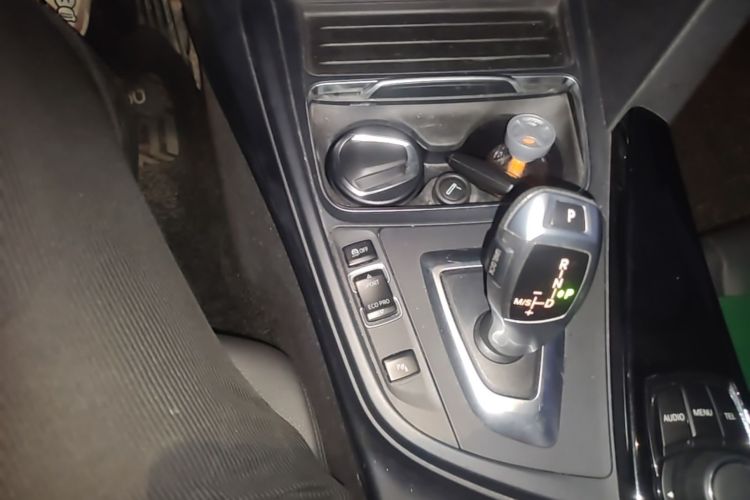 BMW 3 Series 2017 #16 BMW 3 Series 2017 car image #16