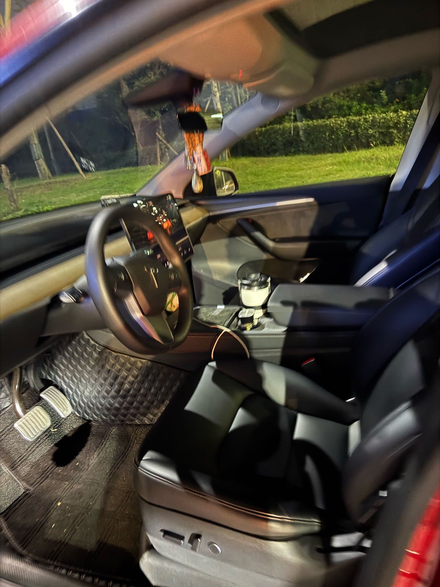 Tesla Model Y 2022 immagine di auto #5