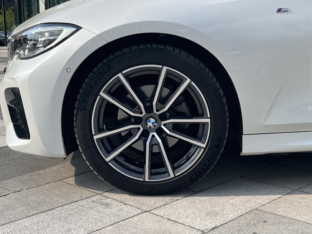 BMW 3 Series 2020 car image #15