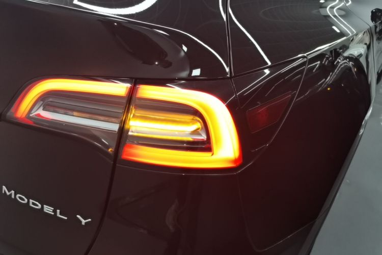 Tesla Model Y 2022 #8 Tesla Model Y 2022 car image #8