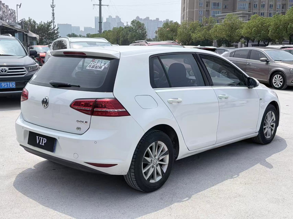 Volkswagen Golf 2014 car image #9