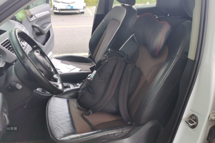 Audi Q3 2017 car image #17