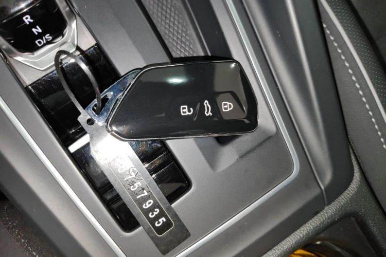 Volkswagen Golf 2021 car image #14