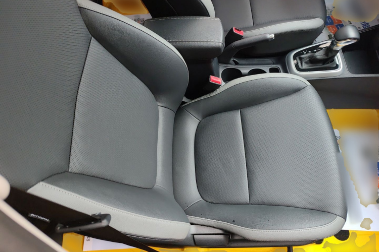 起亚 奕跑 2025 汽车图片 #24