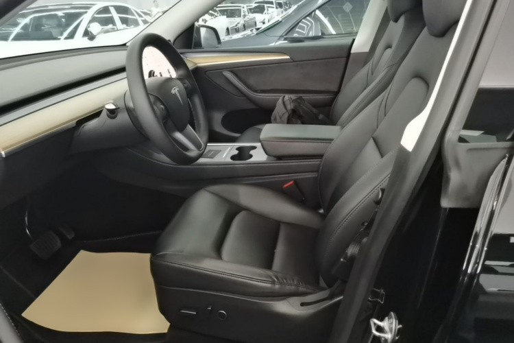 Tesla Model Y 2022 #15 Tesla Model Y 2022 car image #15