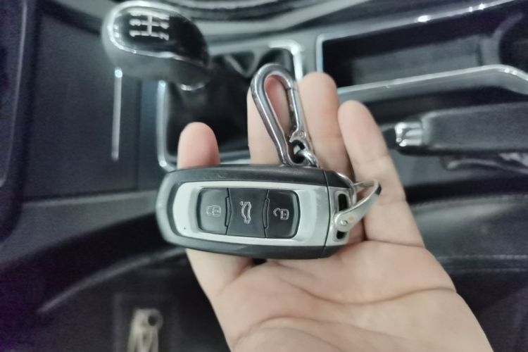 GEELY Emgrand 2016 car image #9