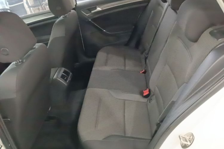 Volkswagen Golf 2016 car image #13
