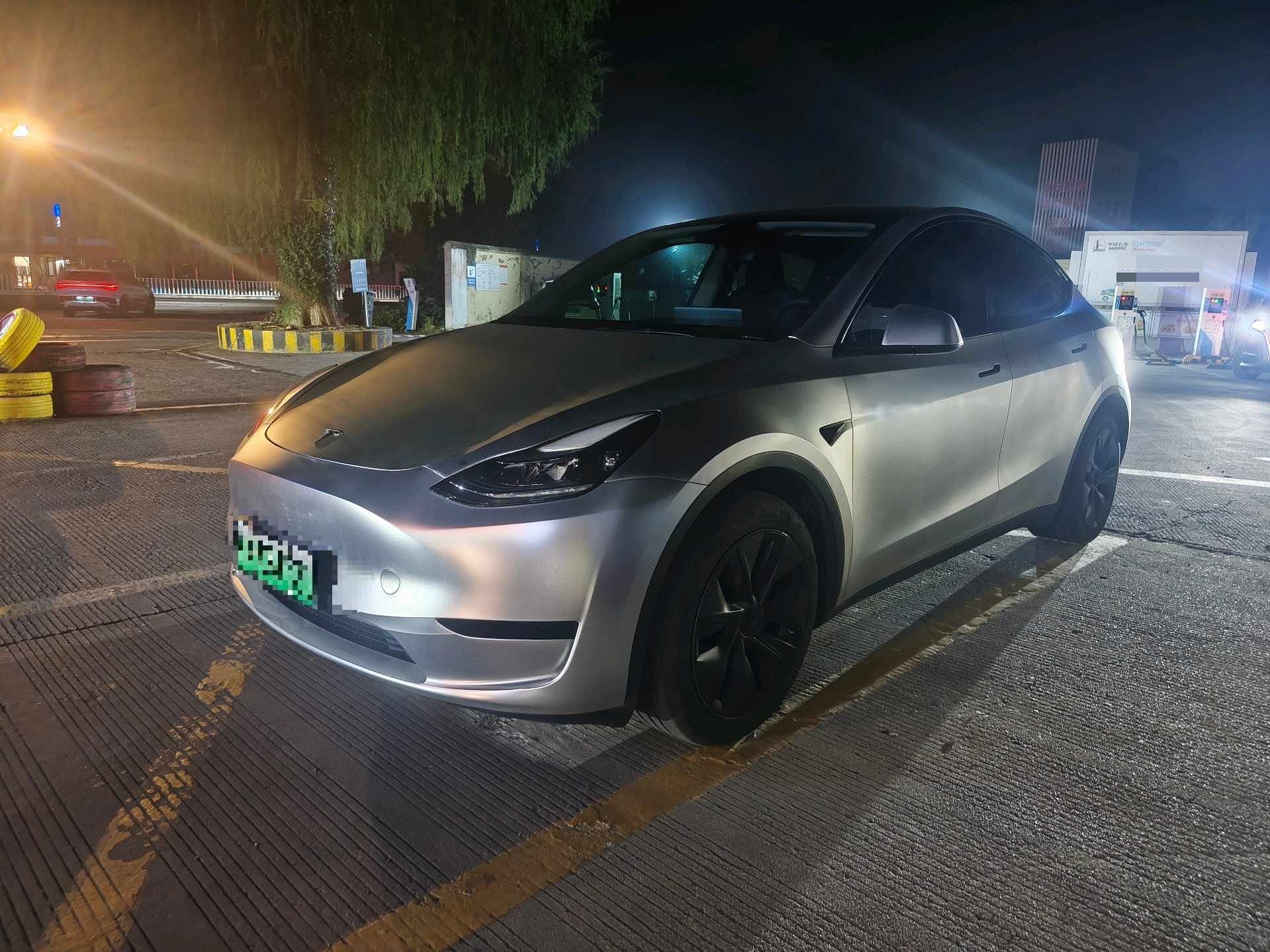Tesla Model Y 2024 car image 