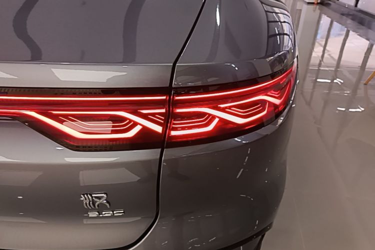 BYD Han 2024 car image #8