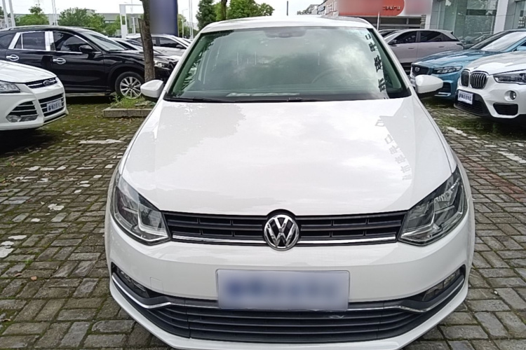 Volkswagen Polo 2016 car image #3