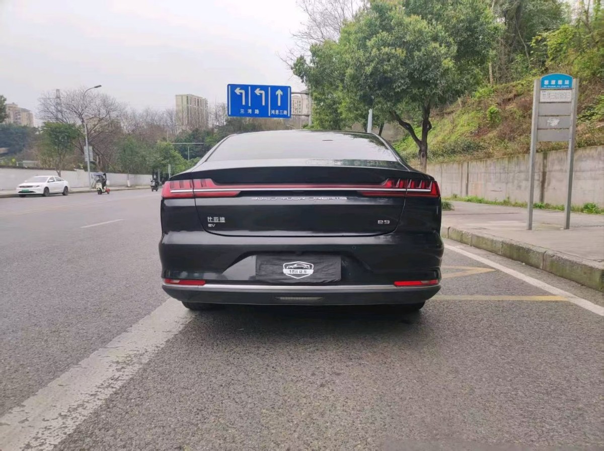 BYD Han 2022 car image #5