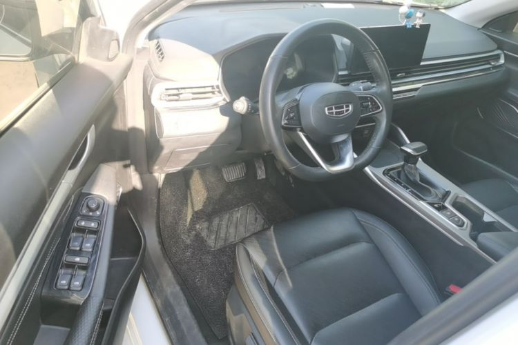 GEELY Emgrand 2022 car image #16