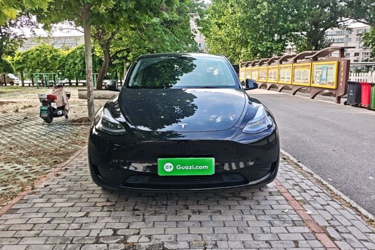 Tesla Model Y 2023 #3 Tesla Model Y 2023 car image #3