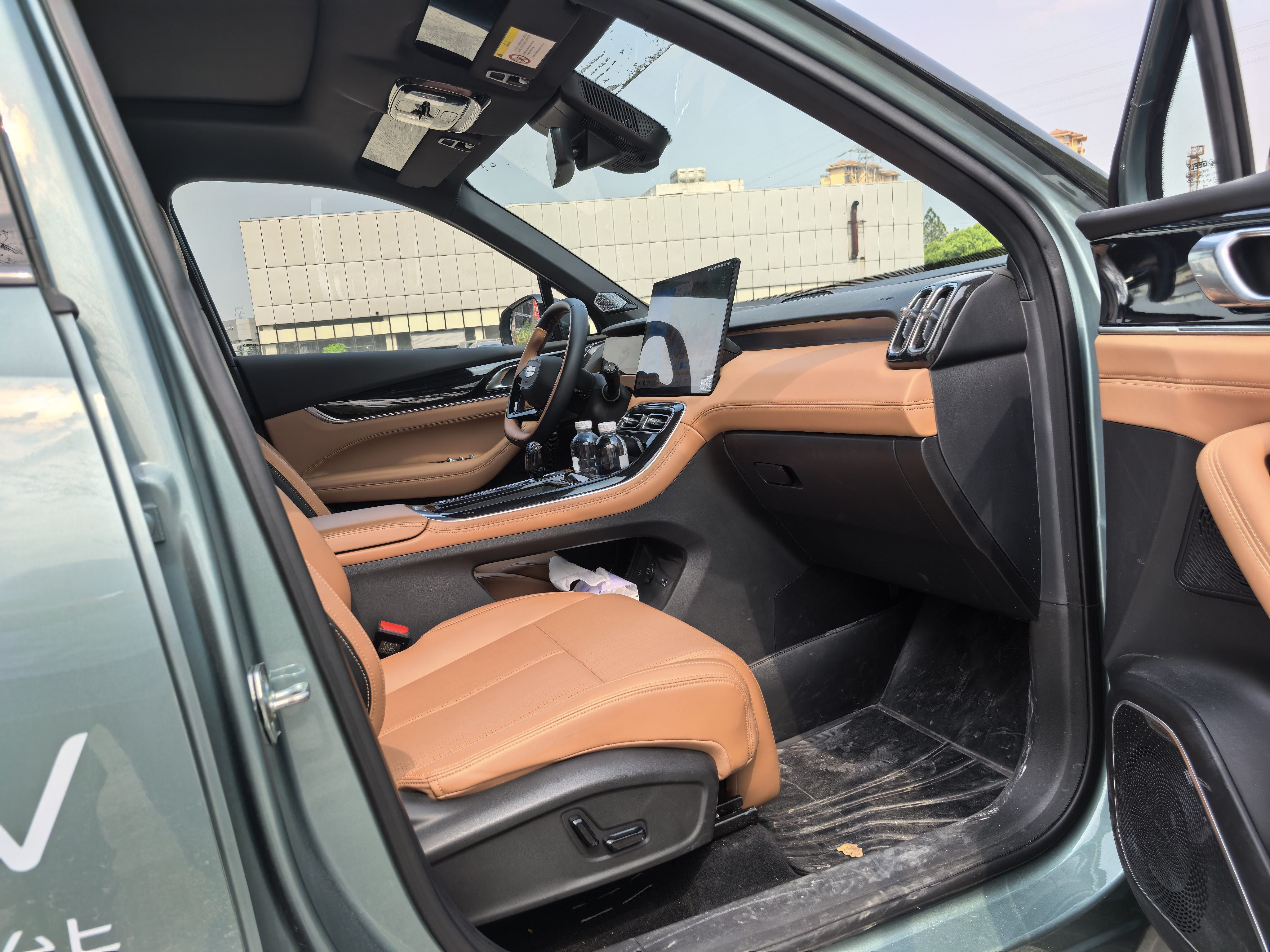 GEELY Boyue L 2025 car image #6