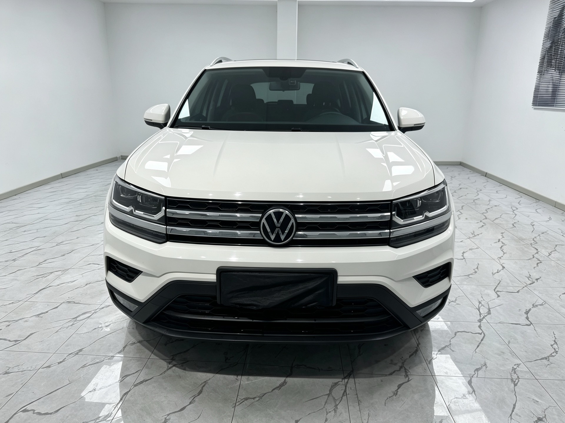 2022 изображение автомобиля #2