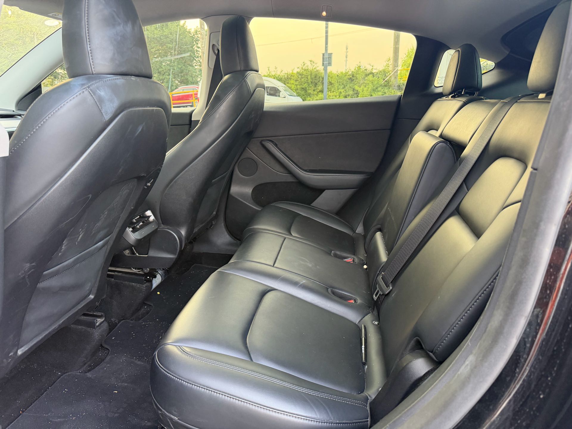 Tesla Model Y 2024 #9 Tesla Model Y 2024 صورة سيارة #9