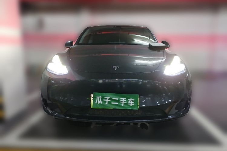 Tesla Model Y 2024 #3 Tesla Model Y 2024 car image #3