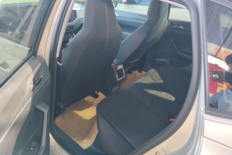 Volkswagen Polo 2020 car image #17