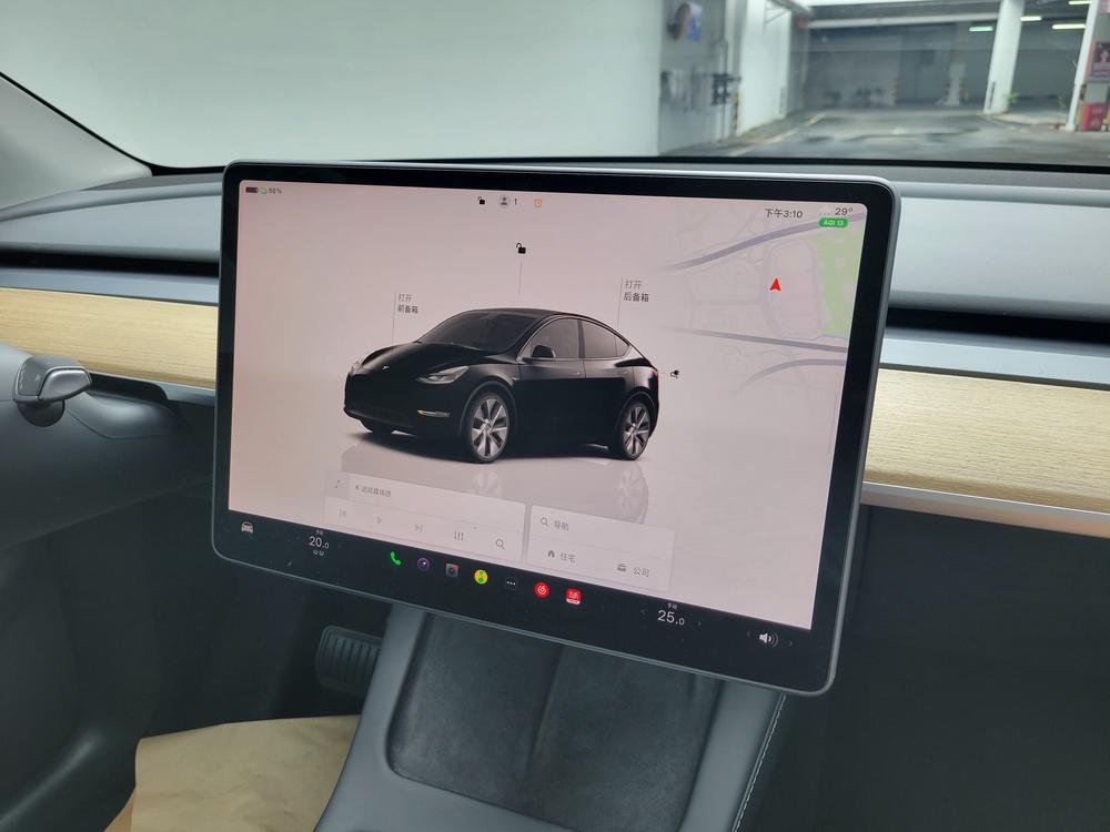 Tesla Model Y 2022 car image #15