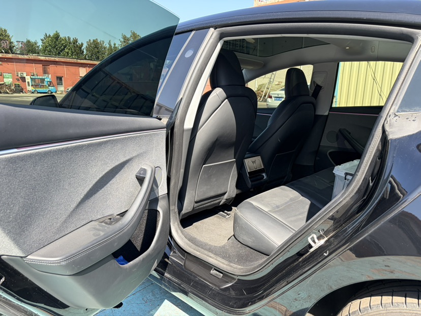 Tesla Model 3 2024 car image #3