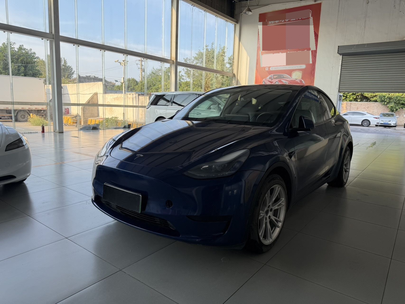 Tesla Model Y 2023 car image 