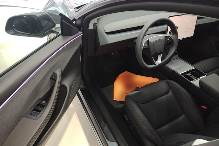 Tesla Model 3 2025 car image #16