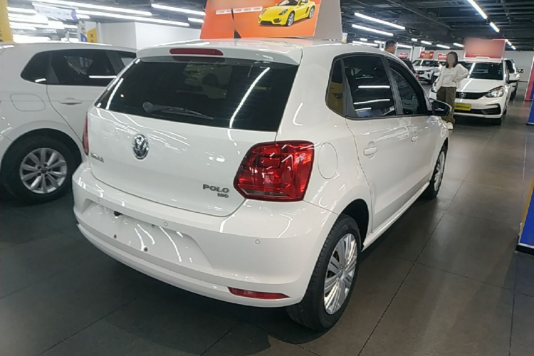 Volkswagen Polo 2019 car image #7
