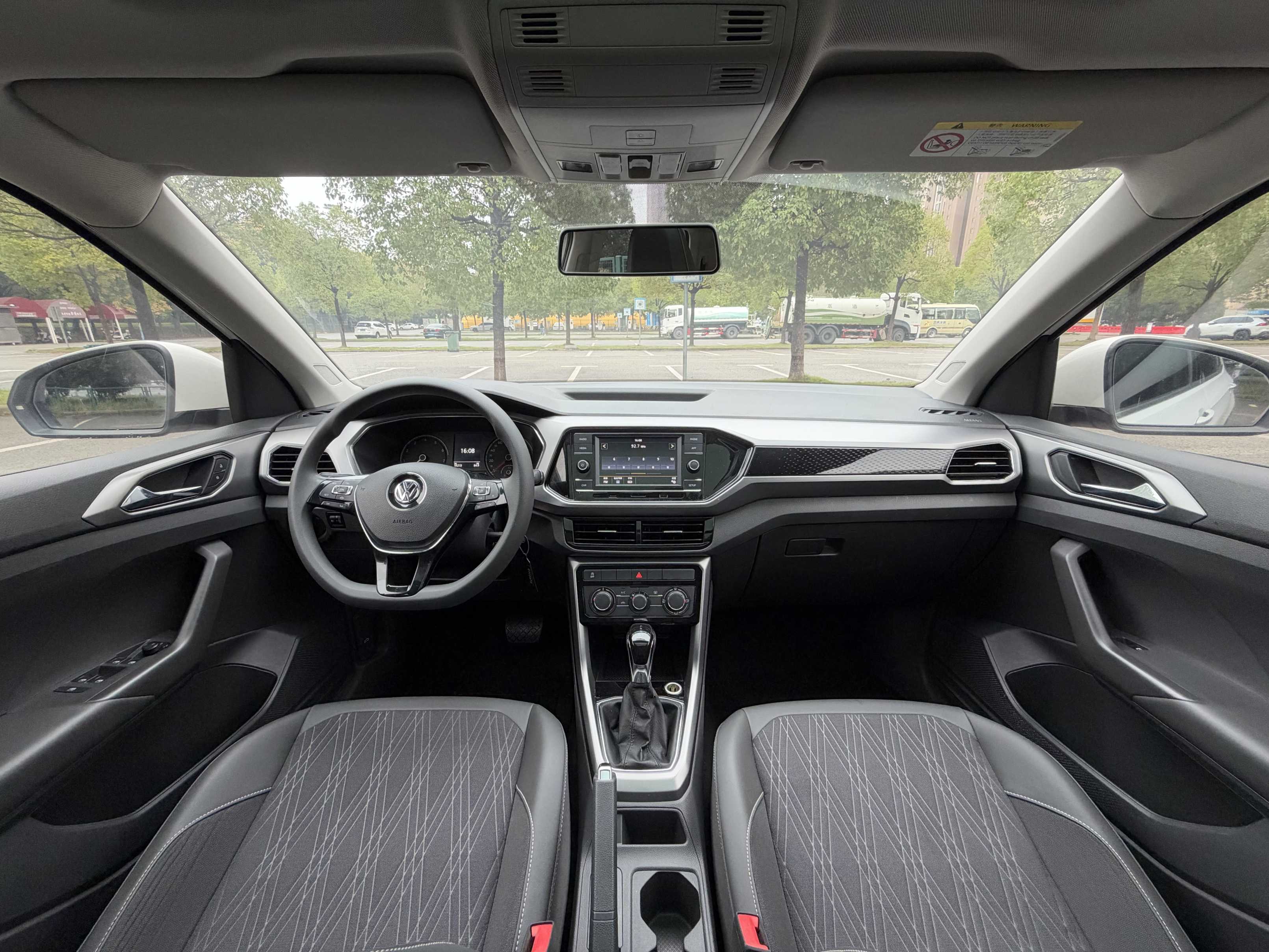 Volkswagen T-Cross 2019 #8 Volkswagen T-Cross 2019 car image #8