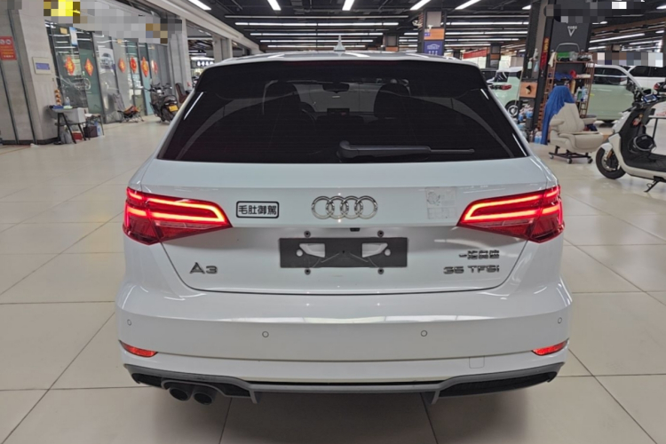 Audi A3 2018 car image #6