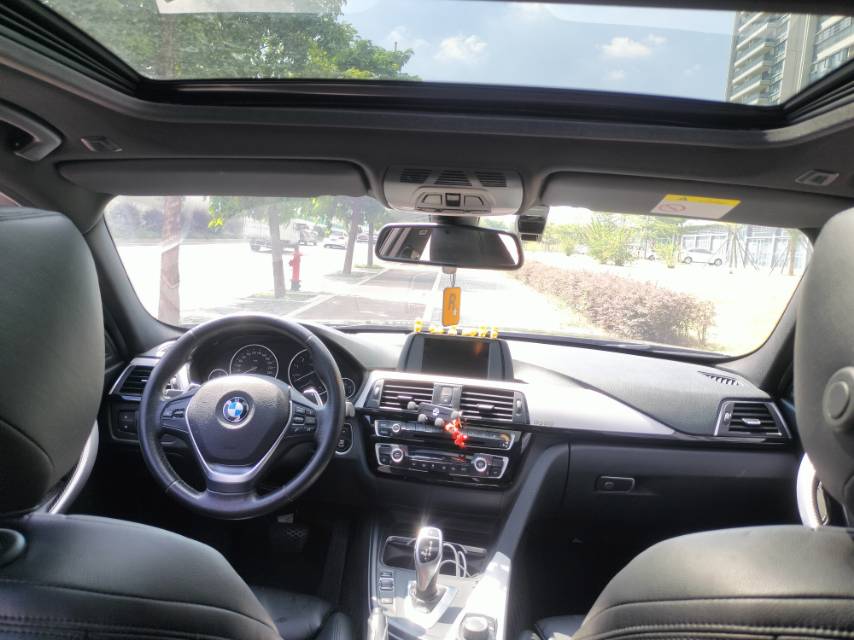 BMW 3 Series 2017 #9 BMW 3 Series 2017 car image #9