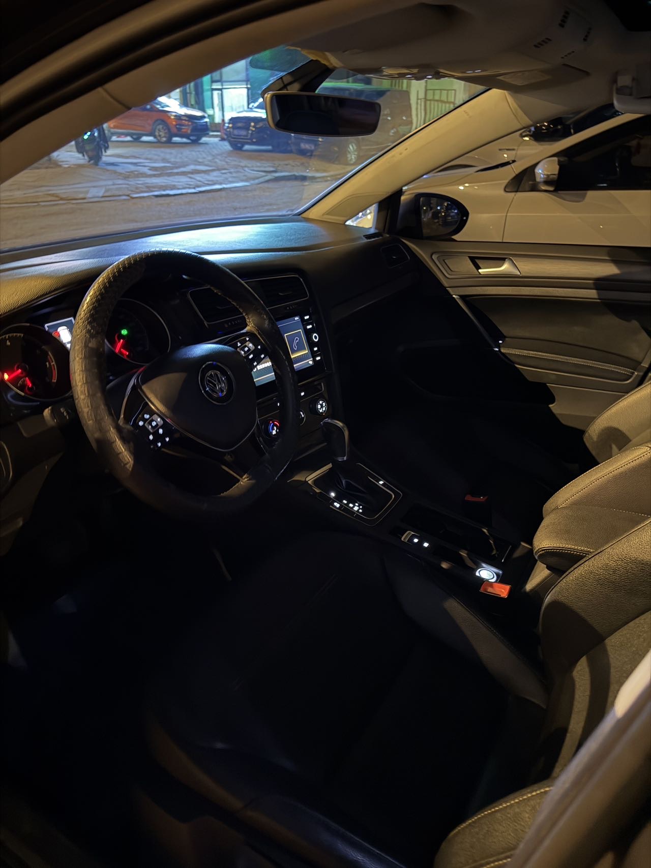 Volkswagen Golf (Imported) 2024 #3 Volkswagen Golf (Imported) 2024 imagem de carro #3
