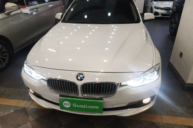 BMW 3 Series 2019 #3 BMW 3 Series 2019 car image #3