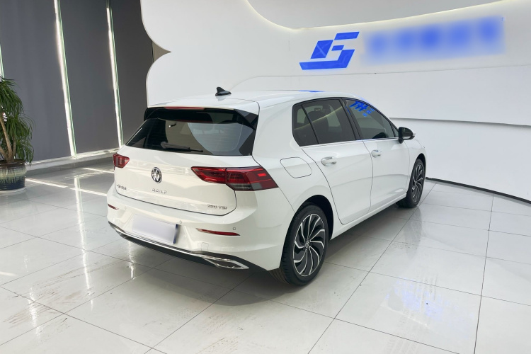 Volkswagen Golf 2022 car image #6