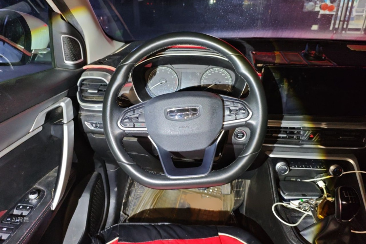 GEELY Coolray 2022 imagem de carro #12