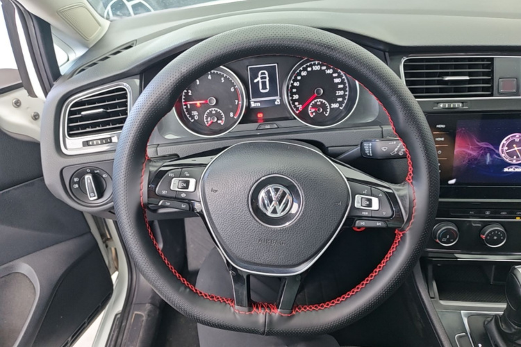 Volkswagen Golf 2020 #11 Volkswagen Golf 2020 car image #11