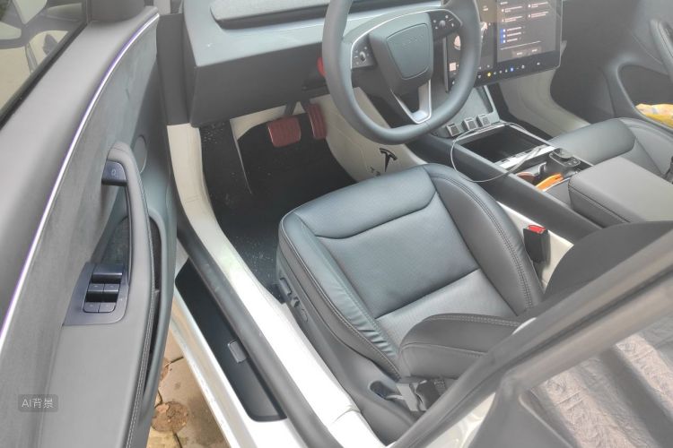 Tesla Model 3 2024 car image #18