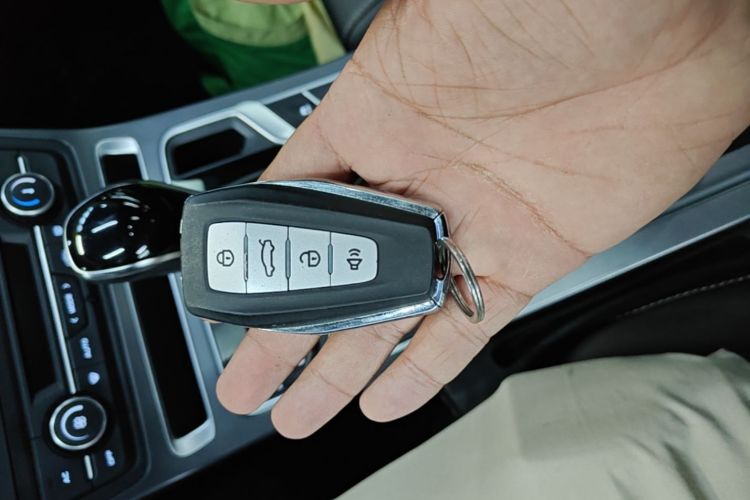 GEELY Emgrand 2020 car image #14